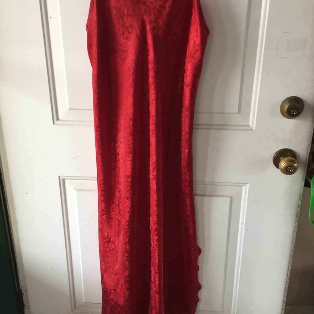 Lingerie/nightwear.  Red, size large